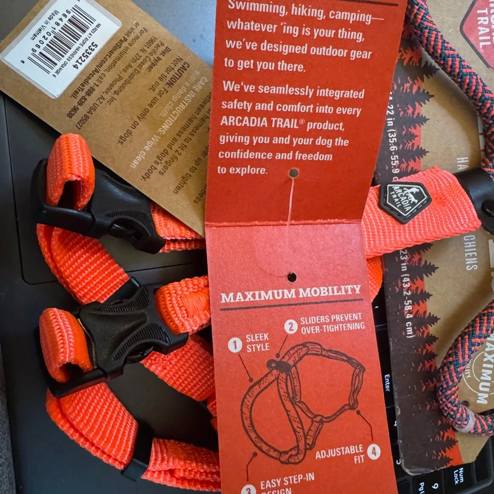 NWT ARCADIA TRAIL DOG HARNESS. Rope Max Mobility Sz S Neck 14-22” Girth 17-23”